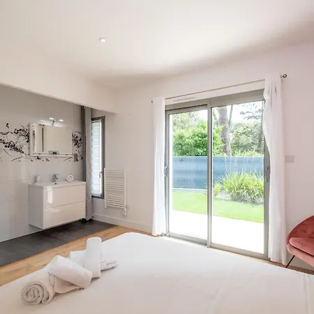 Superbe Maison De Famille Avec Piscine Chauffee Villa *