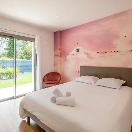 Superbe Maison De Famille Avec Piscine Chauffee Villa *
